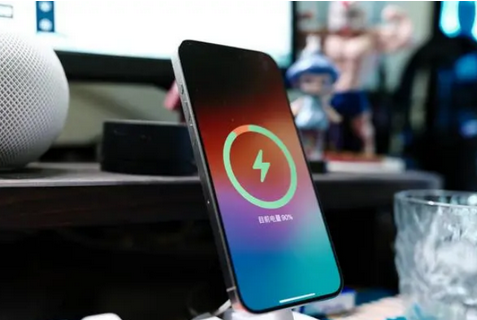 北林苹果15换屏服务分享用什么充电器给iPhone15充电更好 